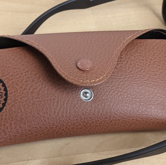 Ray-Ban Black RB2132 New Wayfarer - Picture 7 of 7